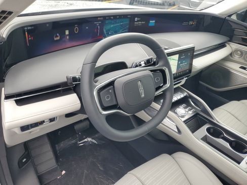 New 2026 Lincoln Nautilus Reserve AWD/4WD image 13