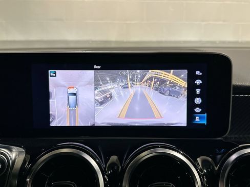 Used 2020 Mercedes-Benz GLB 250 4MATIC image 15