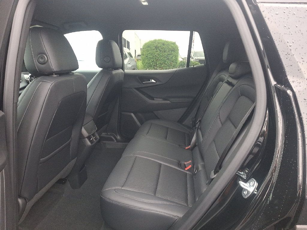 New 2027 Chevrolet Equinox LT w/ Convenience Package II FWD image 5