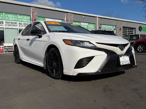 Used 2020 Toyota Camry SE image 4