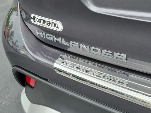 Used 2023 Toyota Highlander XSE AWD/4WD image 9