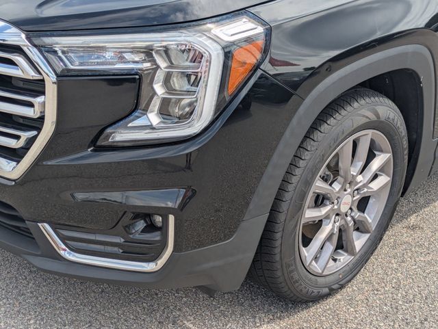 Used 2024 GMC Terrain SLT FWD image 9
