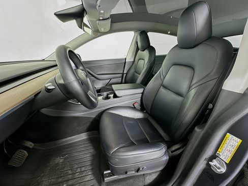 Used 2021 Tesla Model Y Long Range image 13