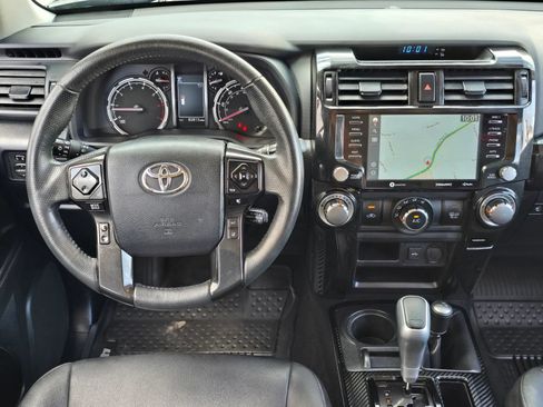 Used 2020 Toyota 4Runner TRD Off-Road Premium AWD/4WD image 10