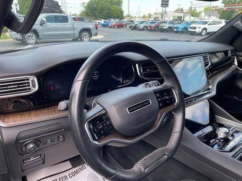 Used 2022 Jeep Grand Wagoneer Series I AWD/4WD image 3