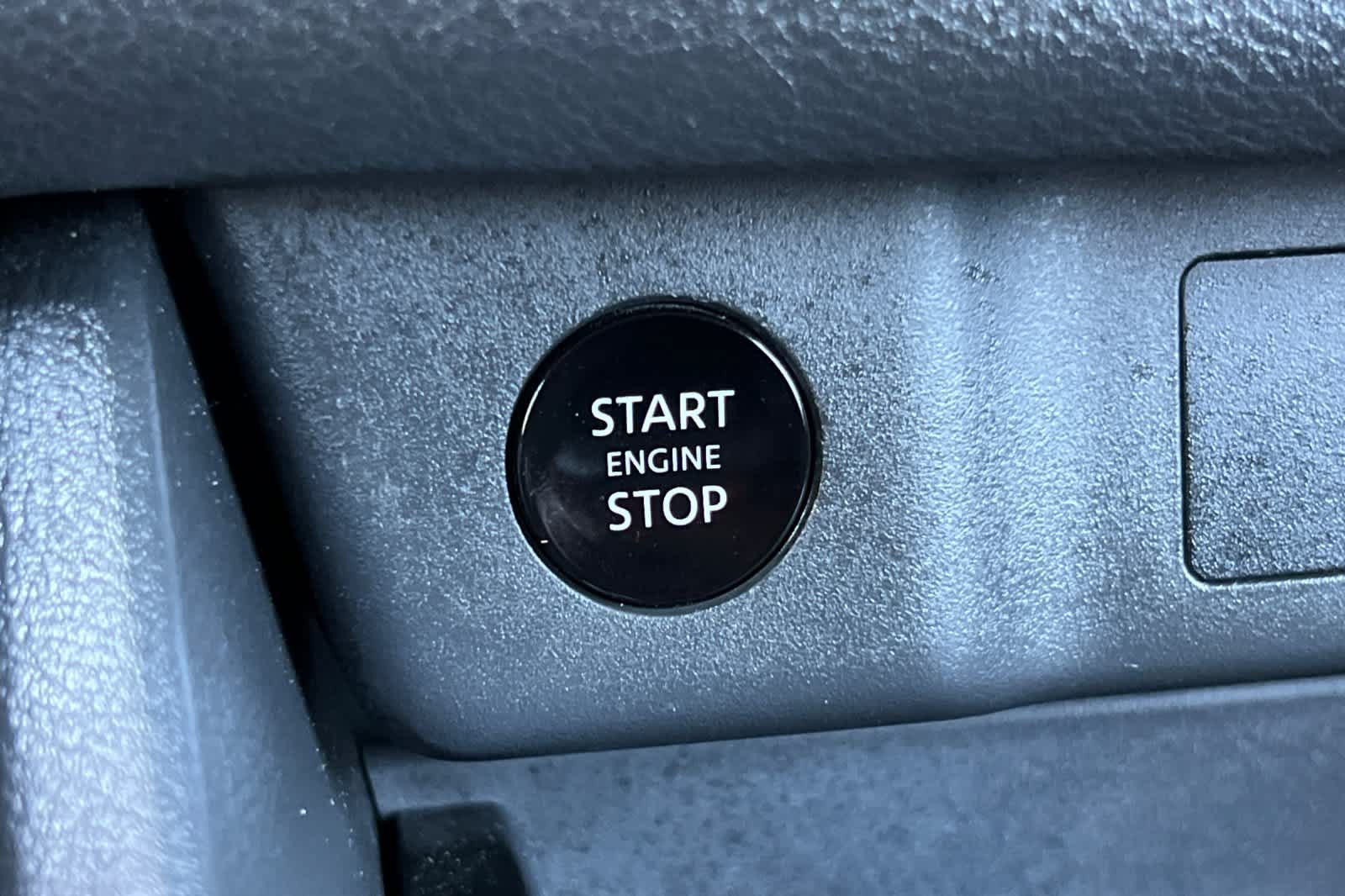 Used 2026 Nissan Rogue S FWD image 24