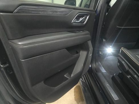 Used 2021 GMC Yukon XL SLT w/ SLT Premium Package AWD/4WD image 15