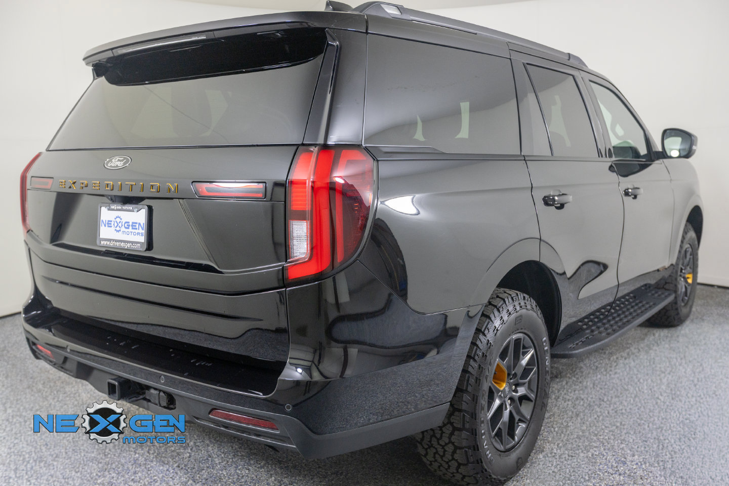 Used 2026 Ford Expedition Tremor AWD/4WD image 38