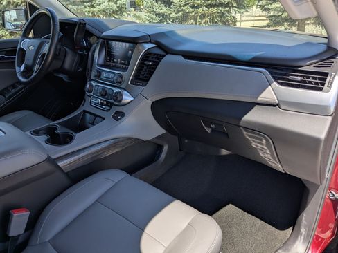 Used 2017 Chevrolet Suburban LT AWD/4WD image 31
