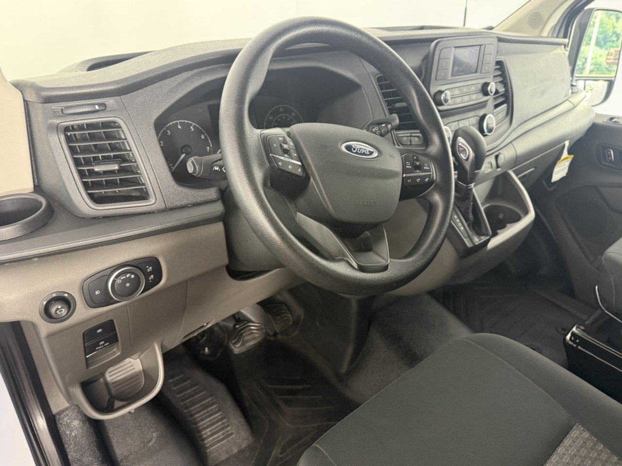 Used 2025 Ford Transit 250 Low Roof w/ Exterior Upgrade Package RWD image 17