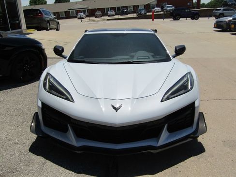 Used 2023 Chevrolet Corvette Z06 w/ Z07 Performance Package RWD image 21