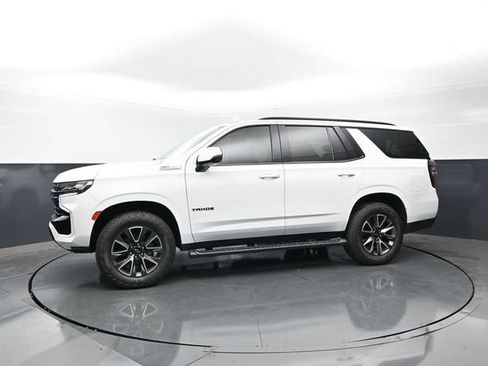 Used 2022 Chevrolet Tahoe Z71 w/ Luxury Package AWD/4WD image 3
