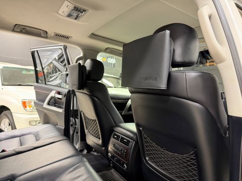 Used 2016 Toyota Land Cruiser image 24