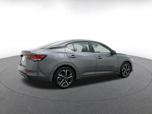 Used 2025 Nissan Sentra SV FWD image 11