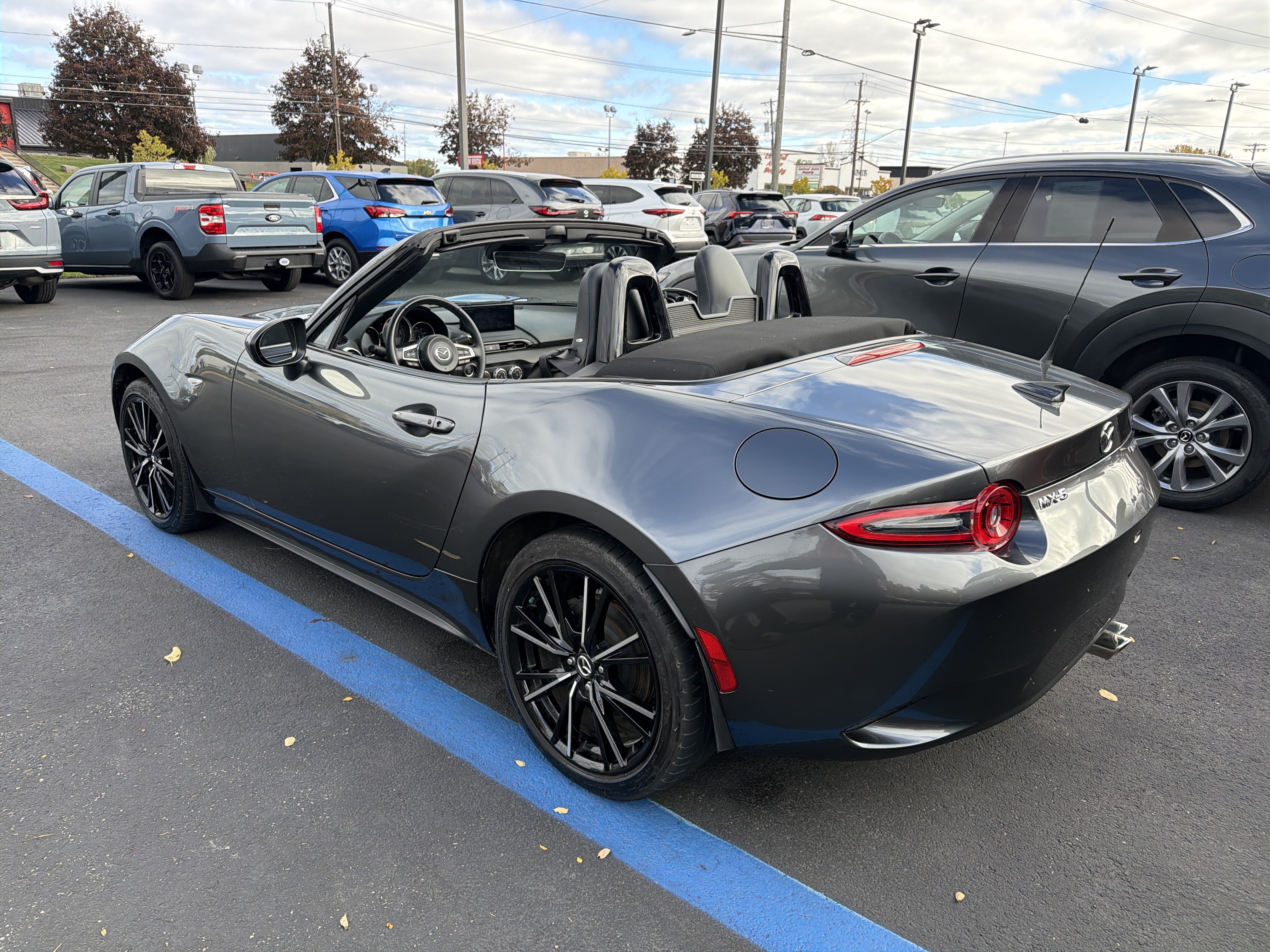 Used 2024 MAZDA MX-5 Miata Grand Touring RWD image 8
