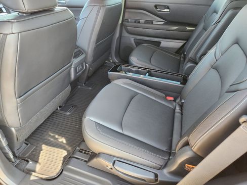 New 2026 Nissan Pathfinder SL image 27