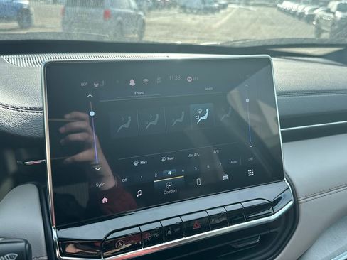 New 2026 Jeep Compass Limited image 31