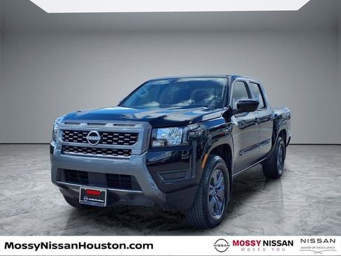 Certified 2025 Nissan Frontier SV RWD image 4