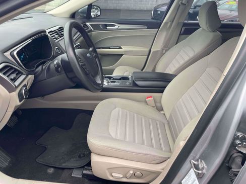 Used 2020 Ford Fusion SE w/ Fleet SE Value Package FWD image 5
