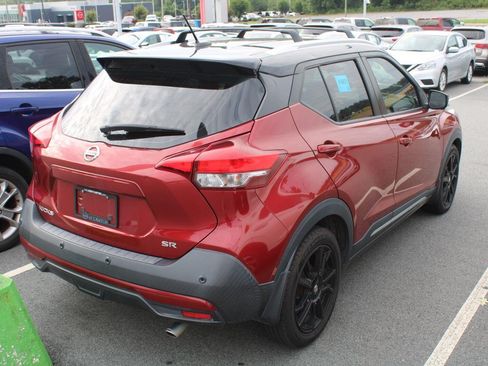Used 2020 Nissan Kicks SR w/ Exterior Package FWD image 6
