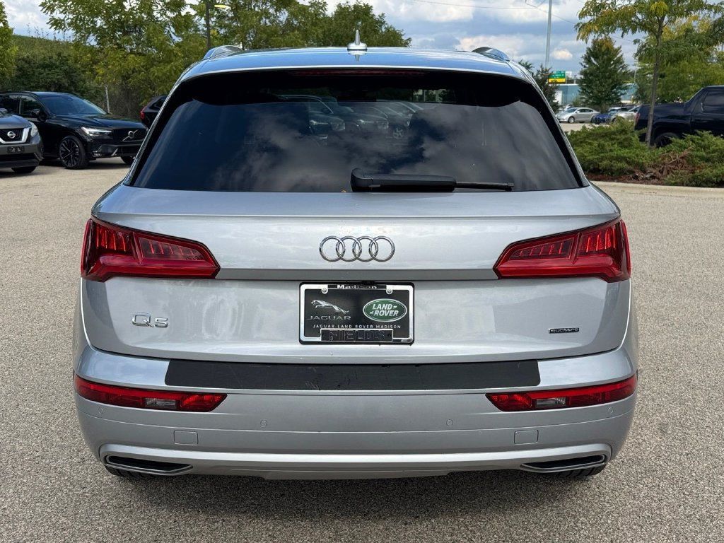 Used 2020 Audi Q5 2.0T Premium w/ Convenience Package AWD/4WD image 3
