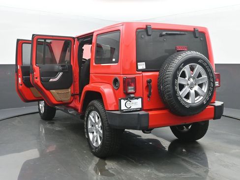 Used 2016 Jeep Wrangler Unlimited Sahara w/ Connectivity Group image 55