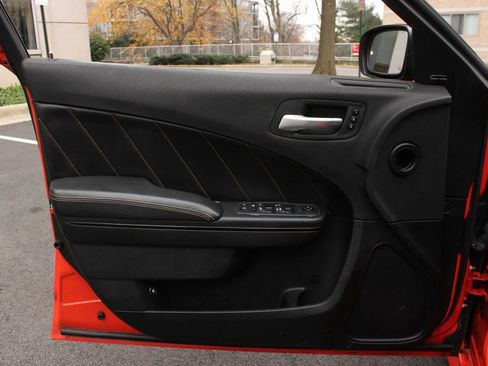 Used 2018 Dodge Charger R/T image 19