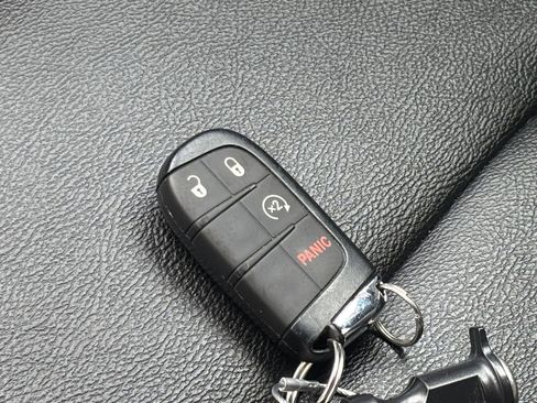 Used 2025 Jeep Compass Limited AWD/4WD image 24
