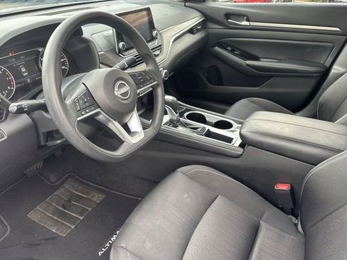 Used 2023 Nissan Altima 2.5 SV image 10