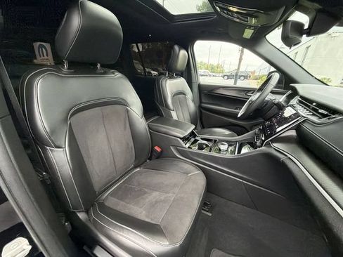 Used 2023 Jeep Grand Cherokee Altitude AWD/4WD image 24