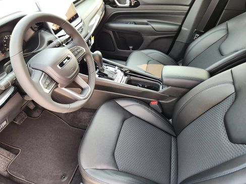 New 2026 Jeep Compass Latitude AWD/4WD image 13
