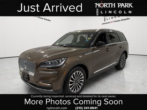 Used 2022 Lincoln Aviator Reserve w/ Class IV Trailer Tow Package RWD image 1