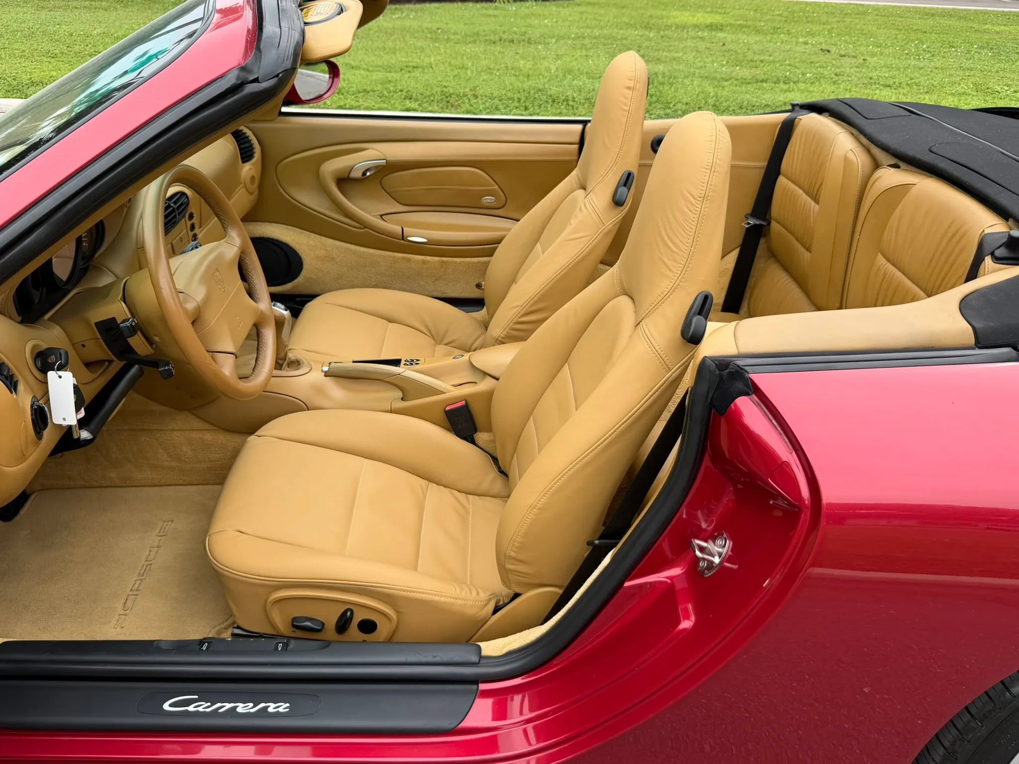Used 2001 Porsche 911 Cabriolet image 32