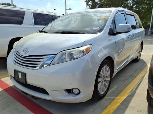 Used 2014 Toyota Sienna Limited w/ Limited Premium Package image 1