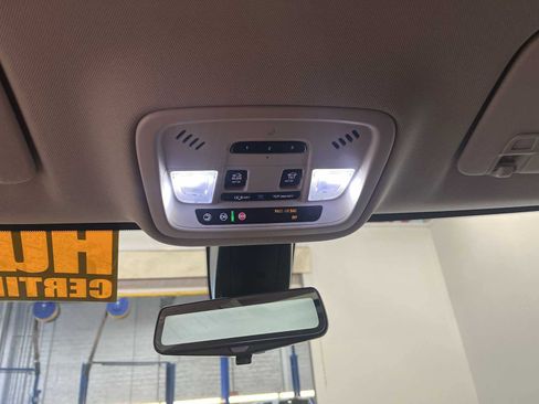 Used 2020 Chevrolet Traverse High Country image 32