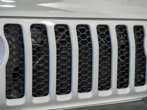 Used 2024 Jeep Wrangler Unlimited Sport AWD/4WD image 8