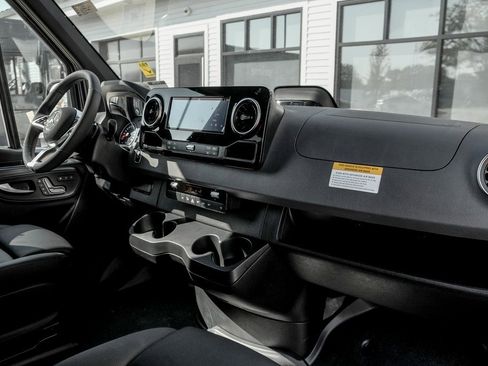 New 2025 Mercedes-Benz Sprinter 2500 image 23