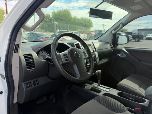 Used 2015 Nissan Frontier Desert Runner RWD image 19