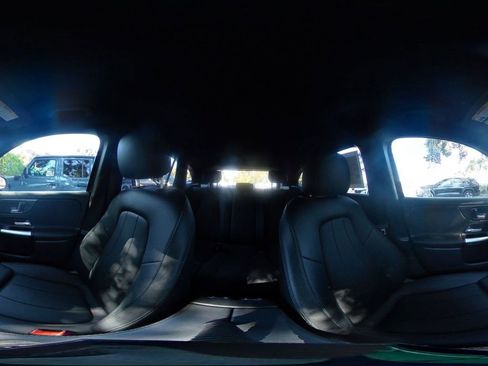 Used 2025 Mercedes-Benz GLA 250 4MATIC image 43