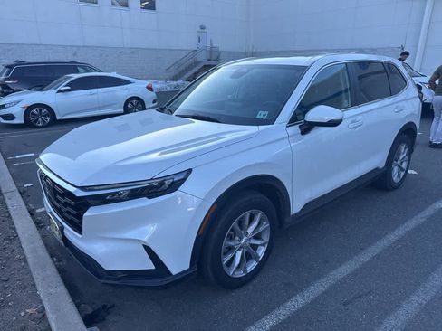 Used 2023 Honda CR-V EX image 3