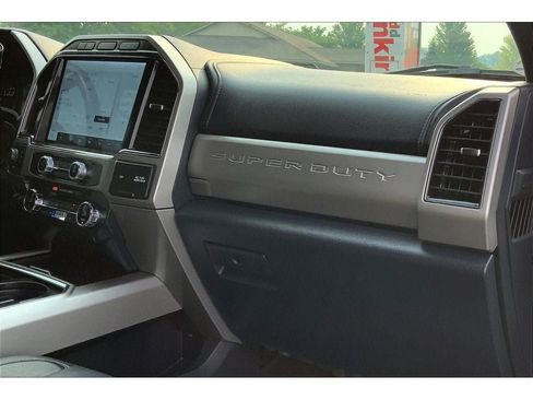 Used 2022 Ford F250 Lariat w/ Lariat Ultimate Package AWD/4WD image 18
