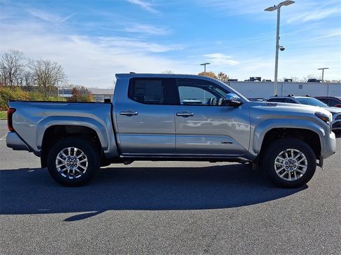 New 2025 Toyota Tacoma Limited image 4