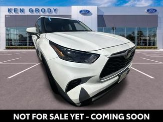 Used 2023 Toyota Highlander XLE FWD 360° Tour