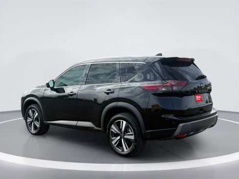 Used 2026 Nissan Rogue SL FWD image 3