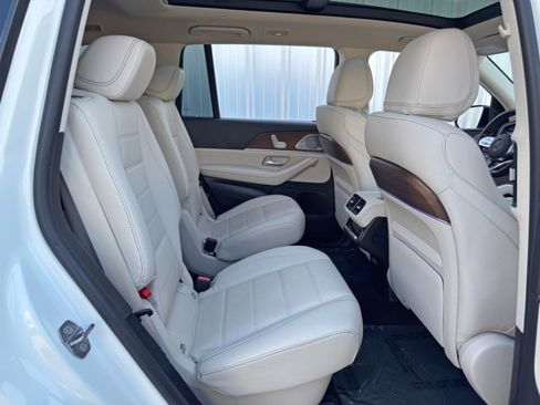 Used 2021 Mercedes-Benz GLS 580 4MATIC image 52