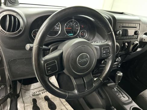Used 2014 Jeep Wrangler Unlimited Sport w/ Quick Order Package 24S AWD/4WD image 4