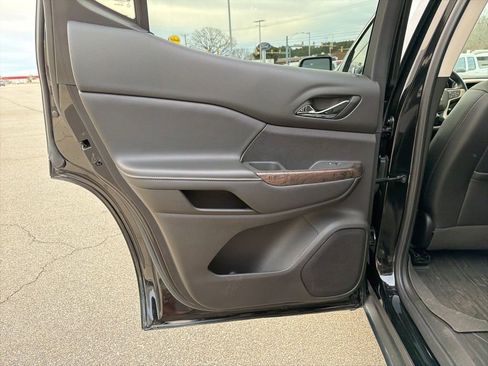 Used 2022 GMC Acadia Denali w/ Denali Ultimate Package image 15