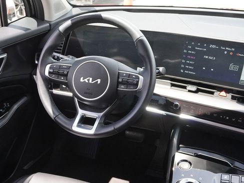 Used 2025 Kia Sportage EX AWD/4WD image 35