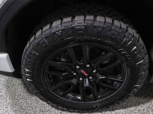 Used 2022 GMC Sierra 1500 Elevation w/ LPO, Elevation Black Package image 12