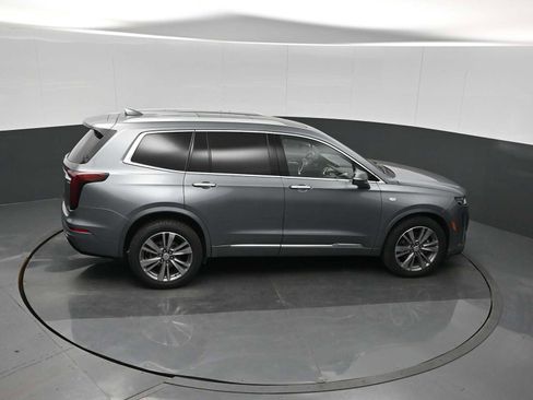 Used 2022 Cadillac XT6 Premium Luxury AWD/4WD image 17